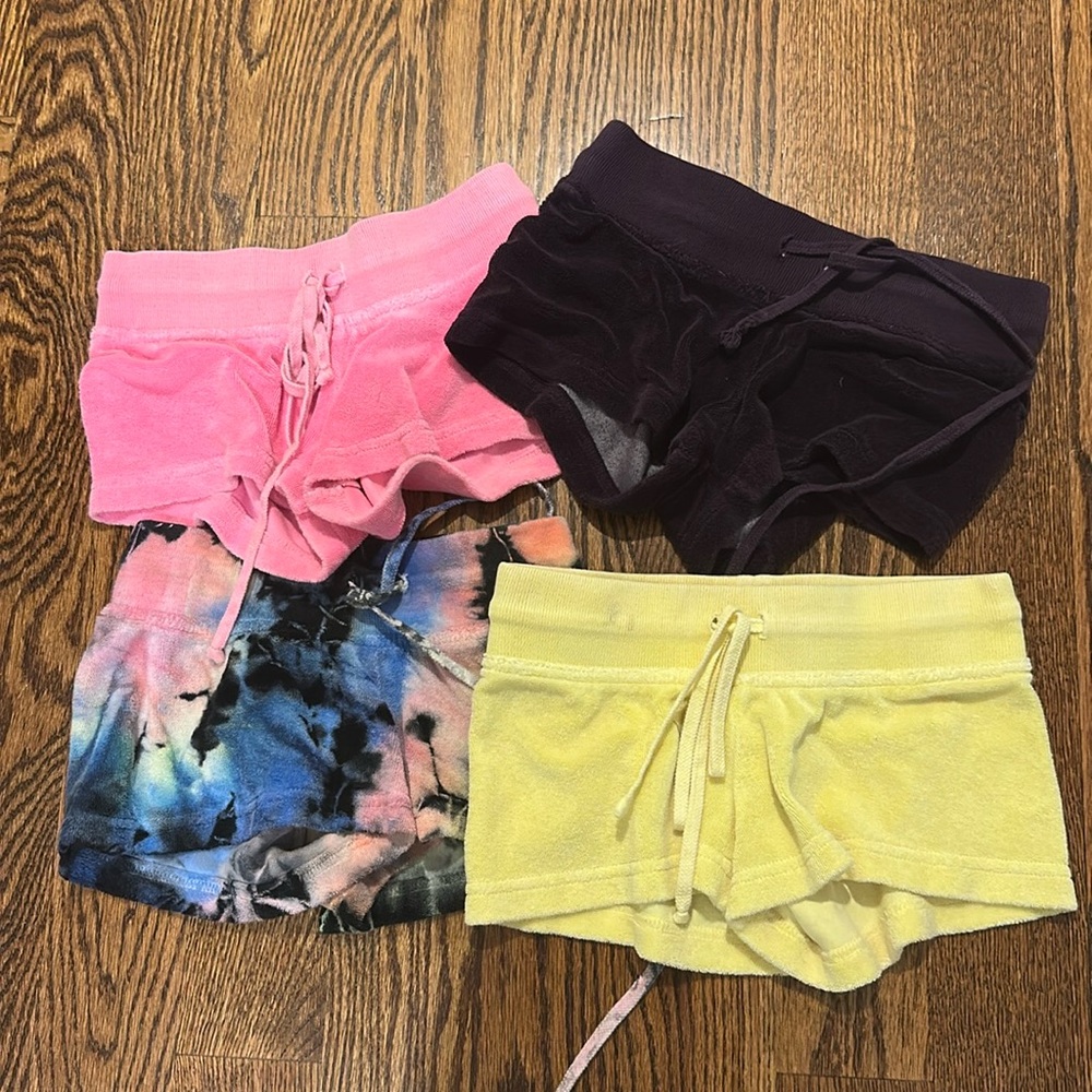 4 pairs of kids medium hardtail shorts